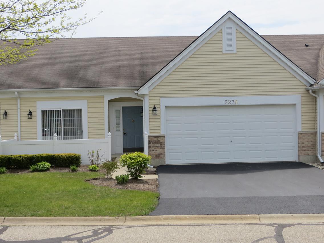 2276 Ashbrook Ln., Grayslake, IL 60030