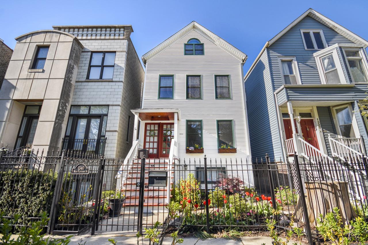 1340 W Fletcher St., Chicago, IL 60657
