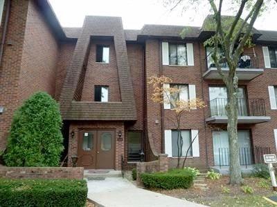 100 Clubhouse Ln. #101, Lake Zurich, IL 60047