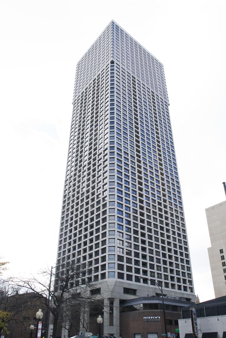 1030 N State St. #31E, Chicago, IL 60610