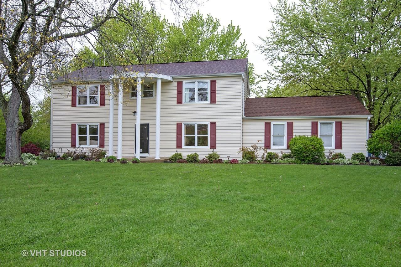 230 Castle Ct., Barrington, IL 60010