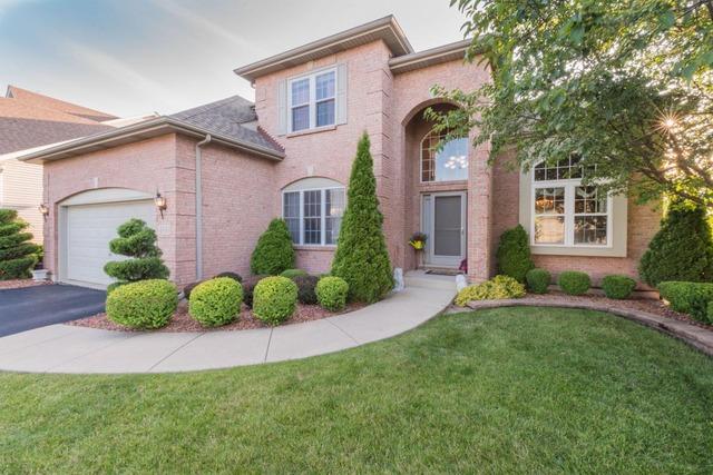 460 Carriage Way, South Elgin, IL 60177