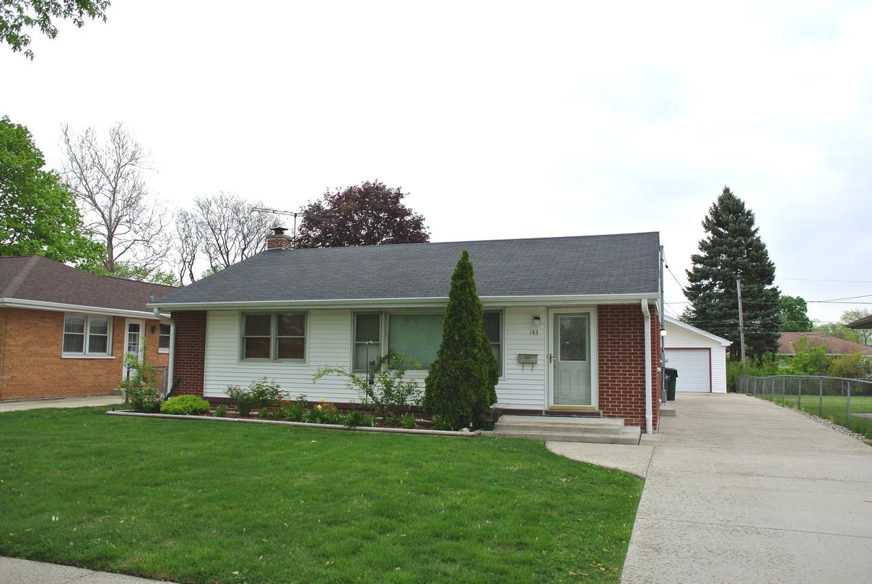 143 N Mount Prospect Rd., Des Plaines, IL 60016