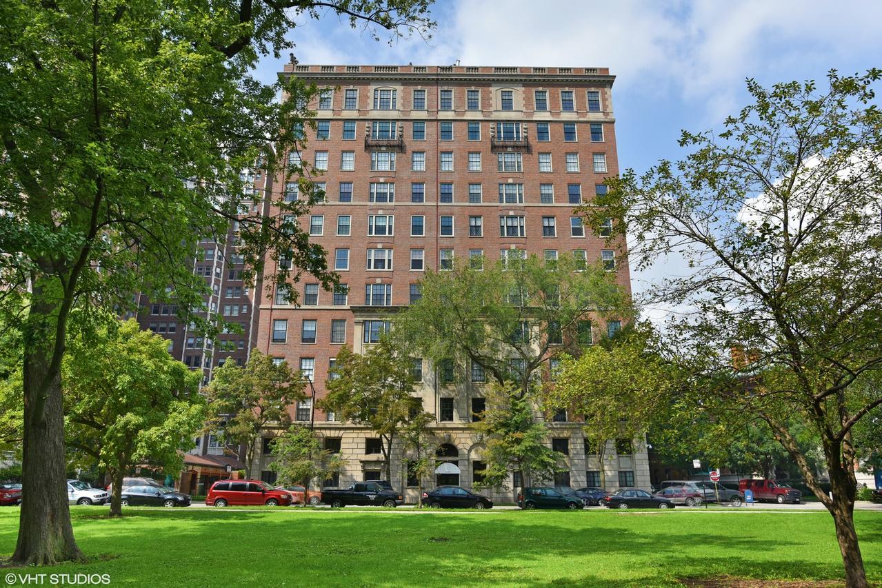 2450 N Lakeview Ave. #9, Chicago, IL 60614