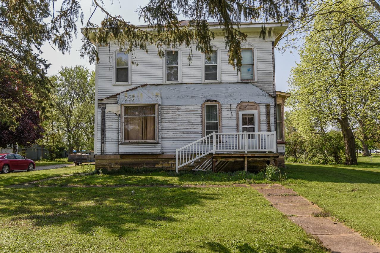 207 E Galena Blvd., Big Rock, IL 60511
