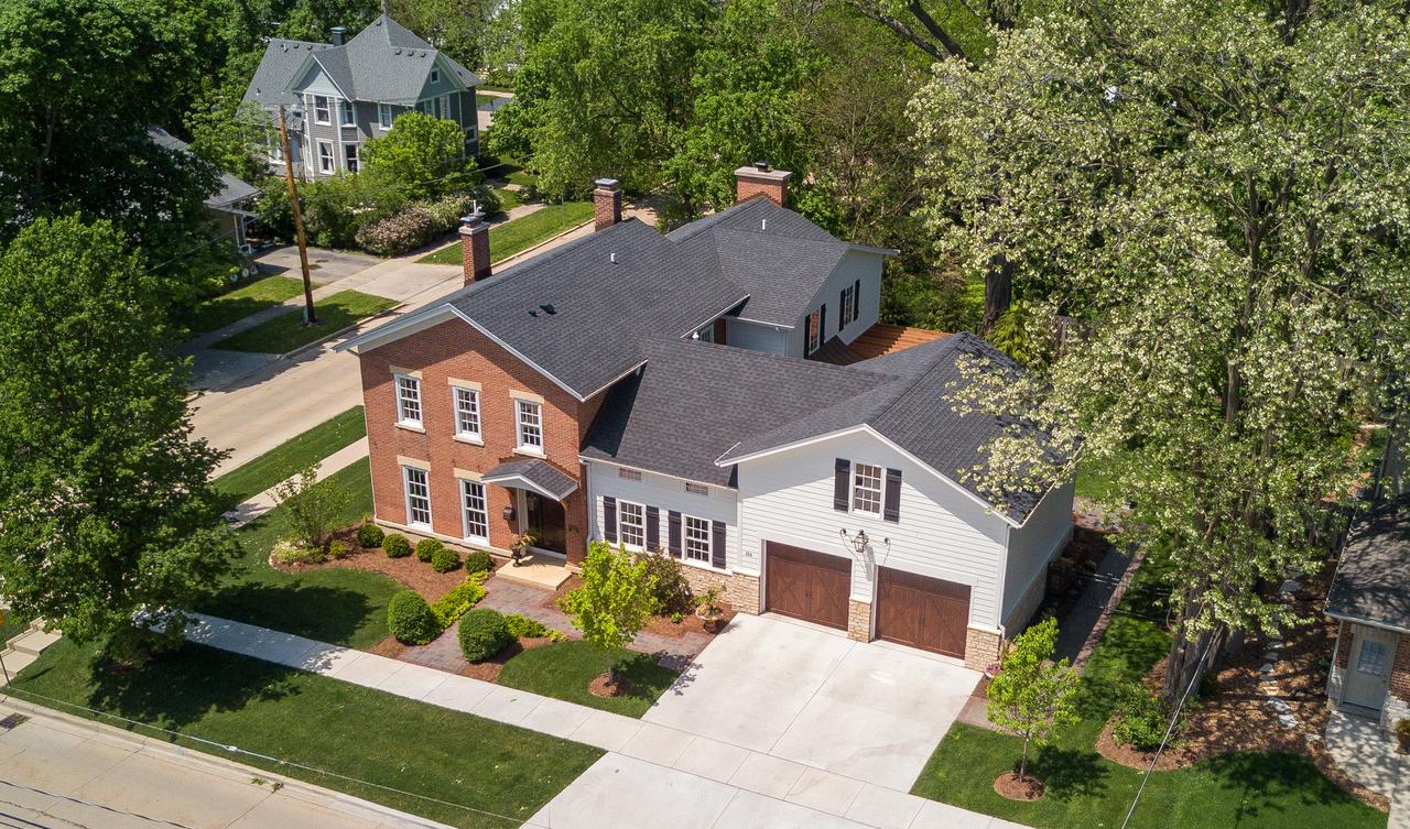 304 State Ave., St. Charles, IL 60174