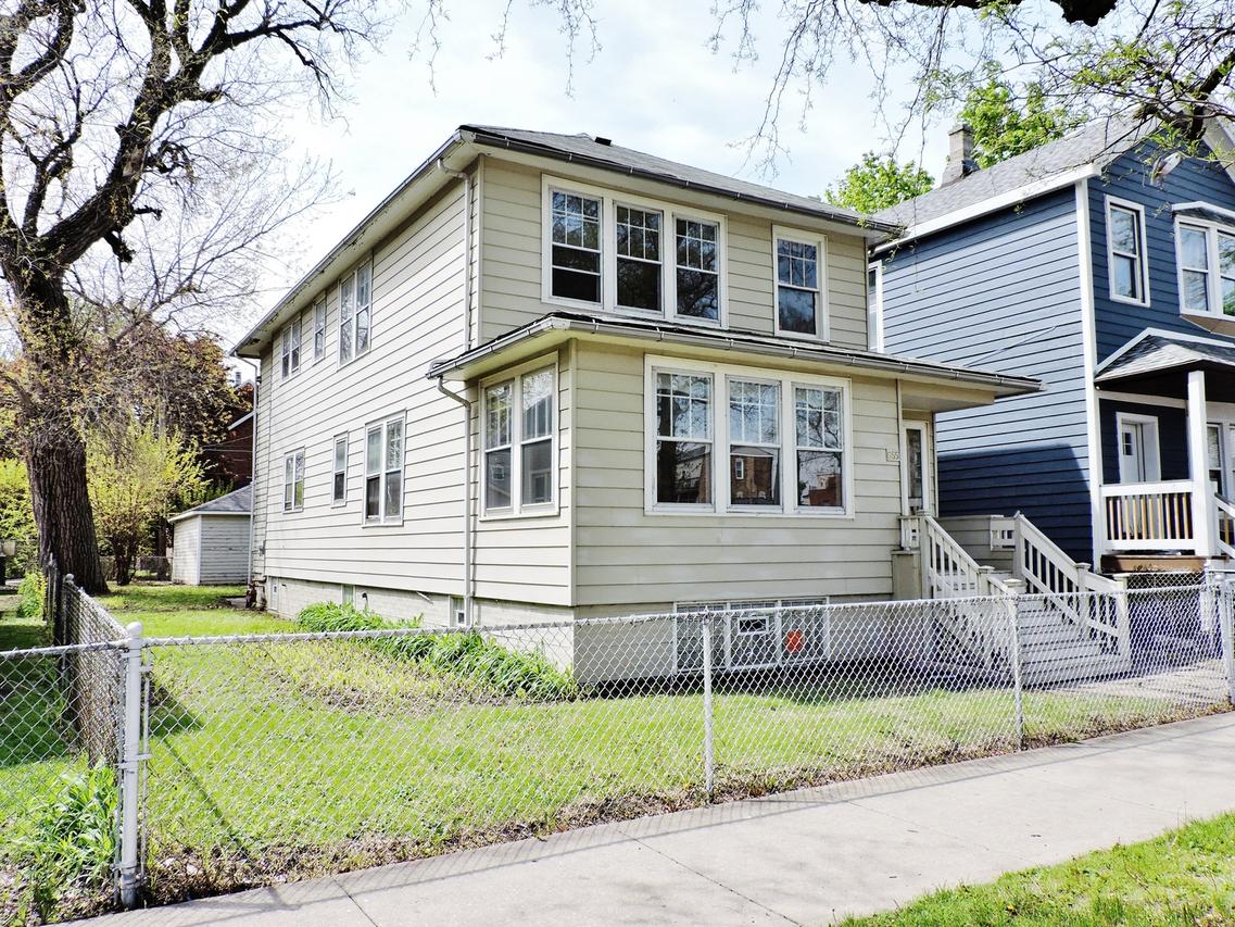 655 W 43rd Pl., Chicago, IL 60609