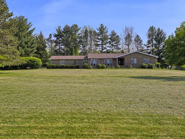 1905 Golf Dr., Mahomet, IL 61853