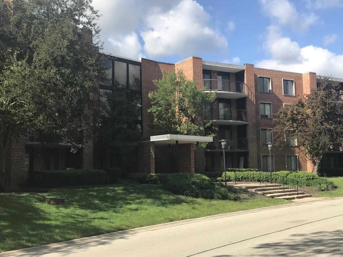 1605 E Central Rd. #221C, Arlington Heights, IL 60005