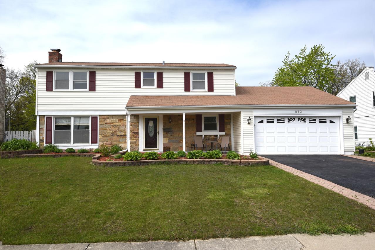 912 Parker Dr., Schaumburg, IL 60194