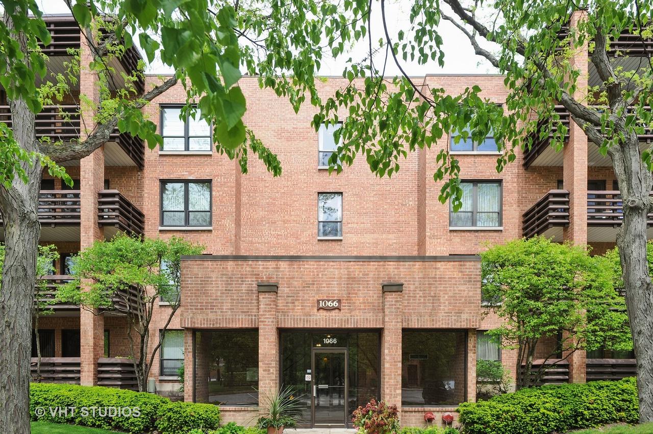 1066 Shermer Rd. #11, Northbrook, IL 60062