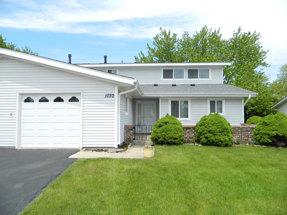 1070 Groton Ct., Schaumburg, IL 60193