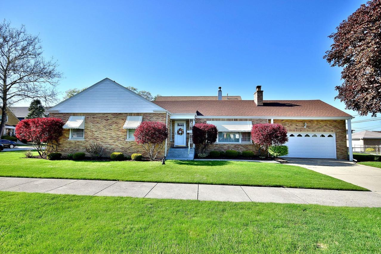 7252 W Chase Ave., Chicago, IL 60631