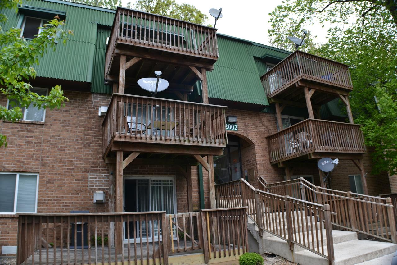 2002 Tall Oaks Dr. #3B, Aurora, IL 60505