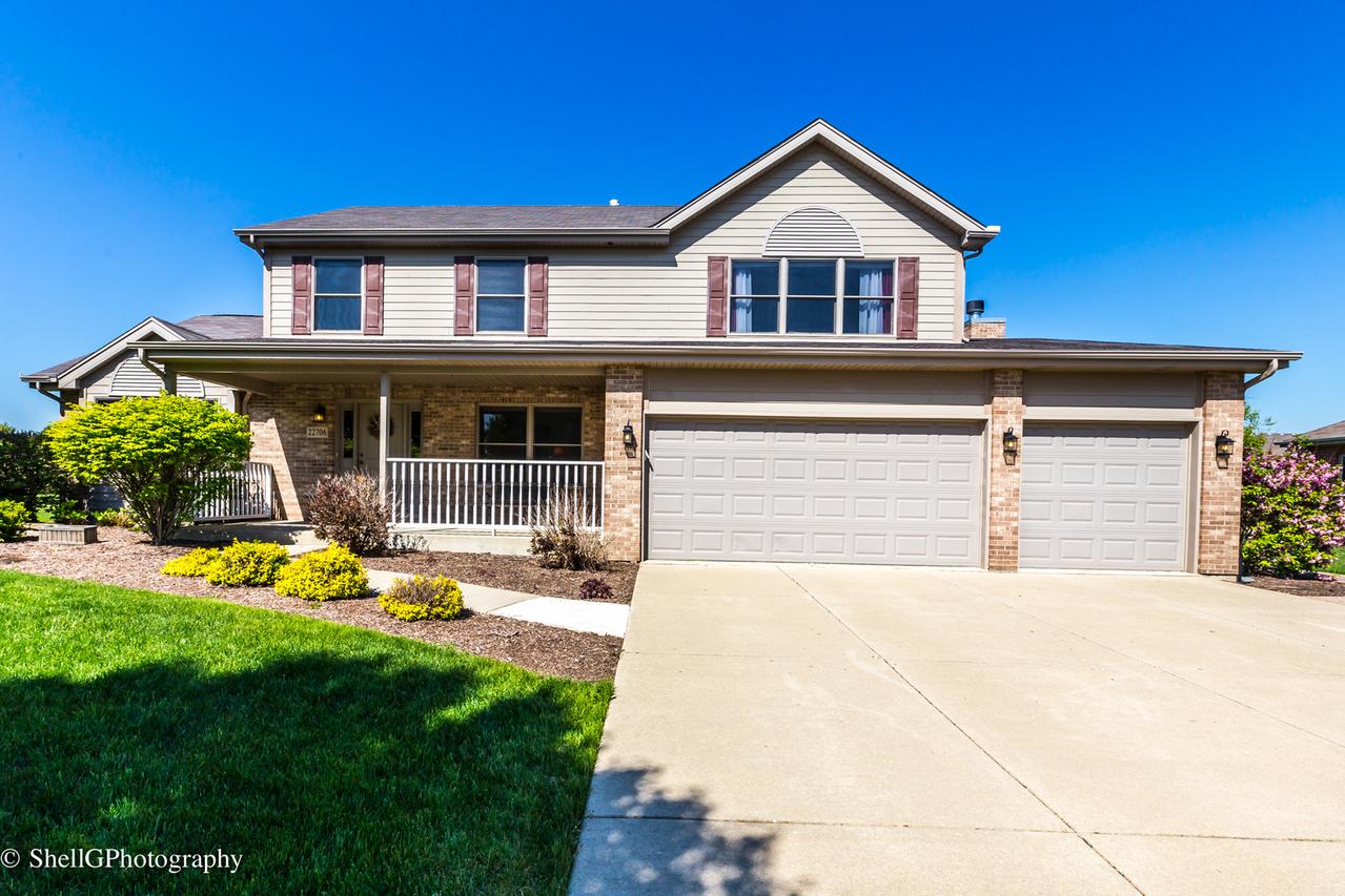 22706 Stanford Dr., Frankfort, IL 60423