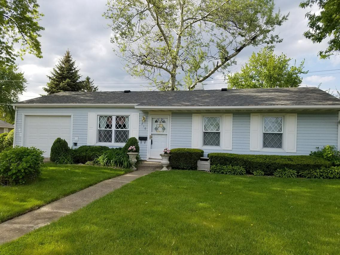 210 Arlington Dr., Romeoville, IL 60446