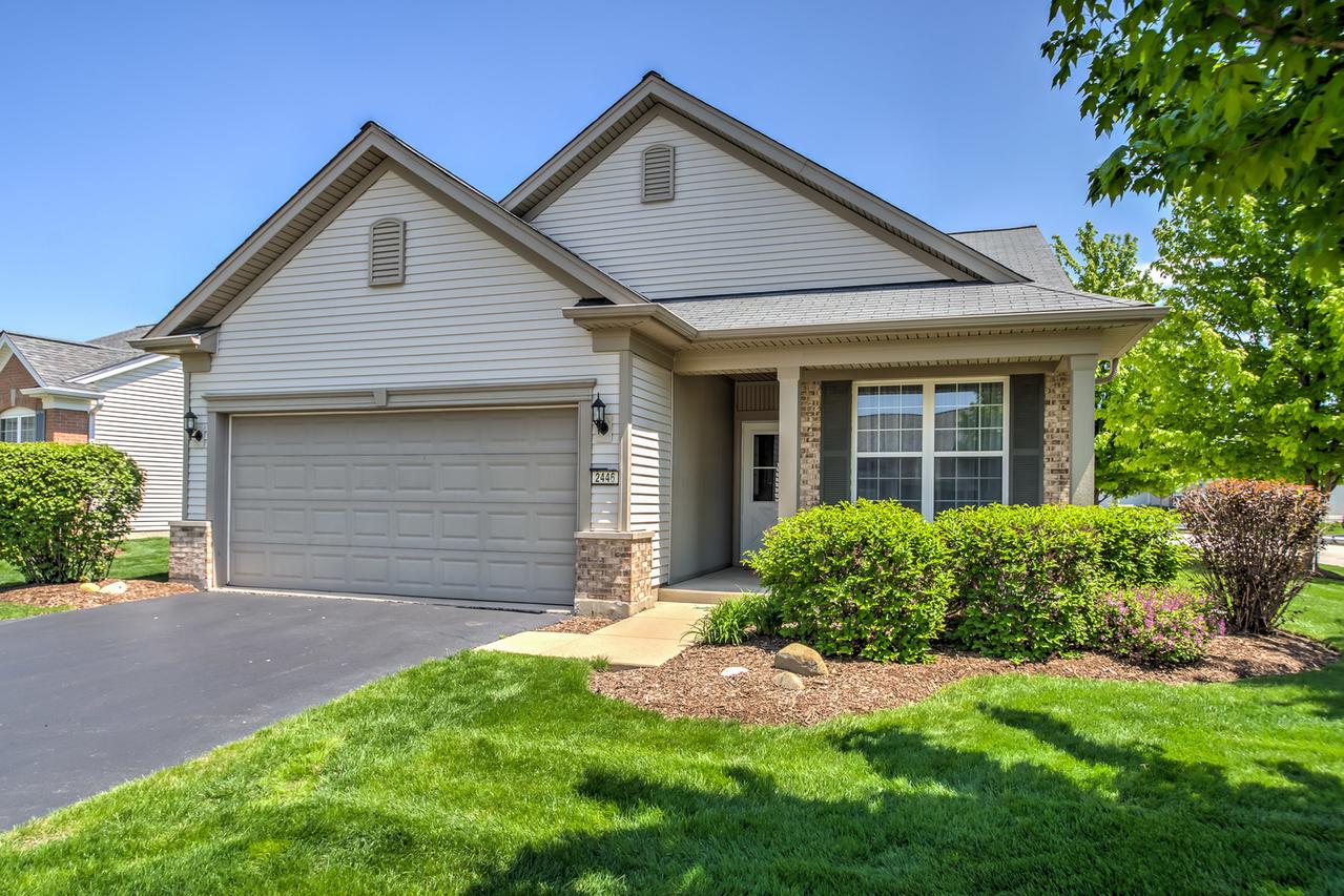 2446 Vista Tr., Elgin, IL 60124