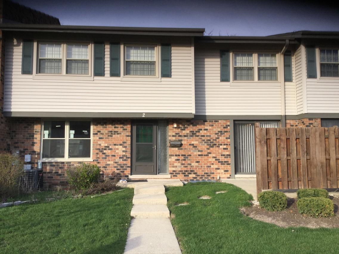 2 Winthrop Ct., Downers Grove, IL 60516