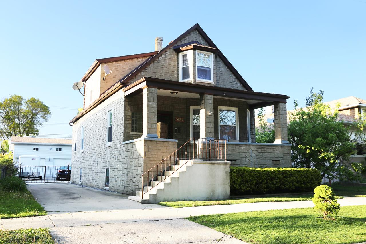5834 W Waveland Ave., Chicago, IL 60634