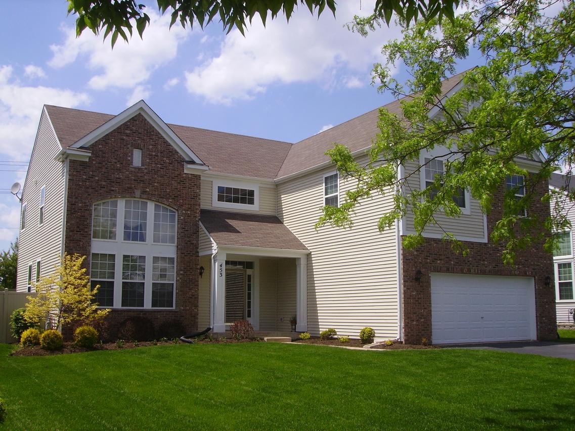 453 Chesterfield Ln., North Aurora, IL 60542
