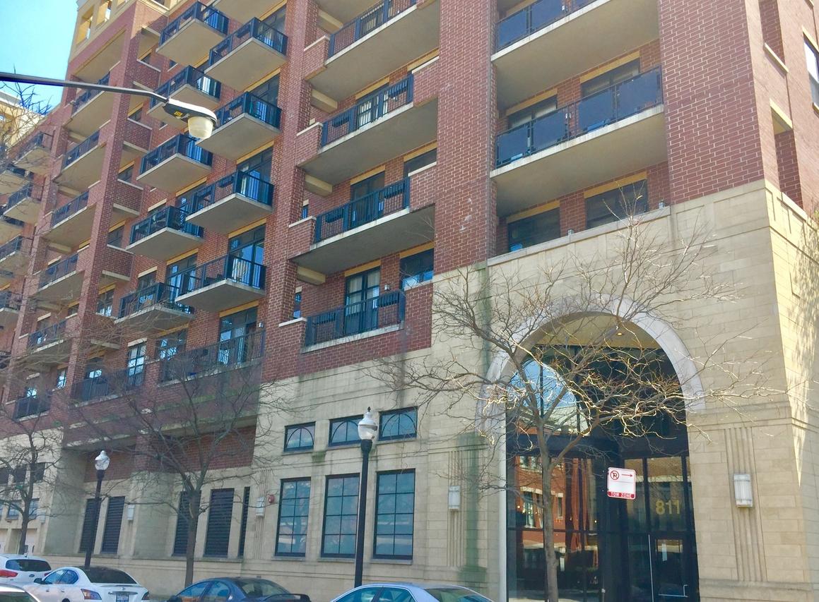 811 W 15th Pl. #906, Chicago, IL 60608