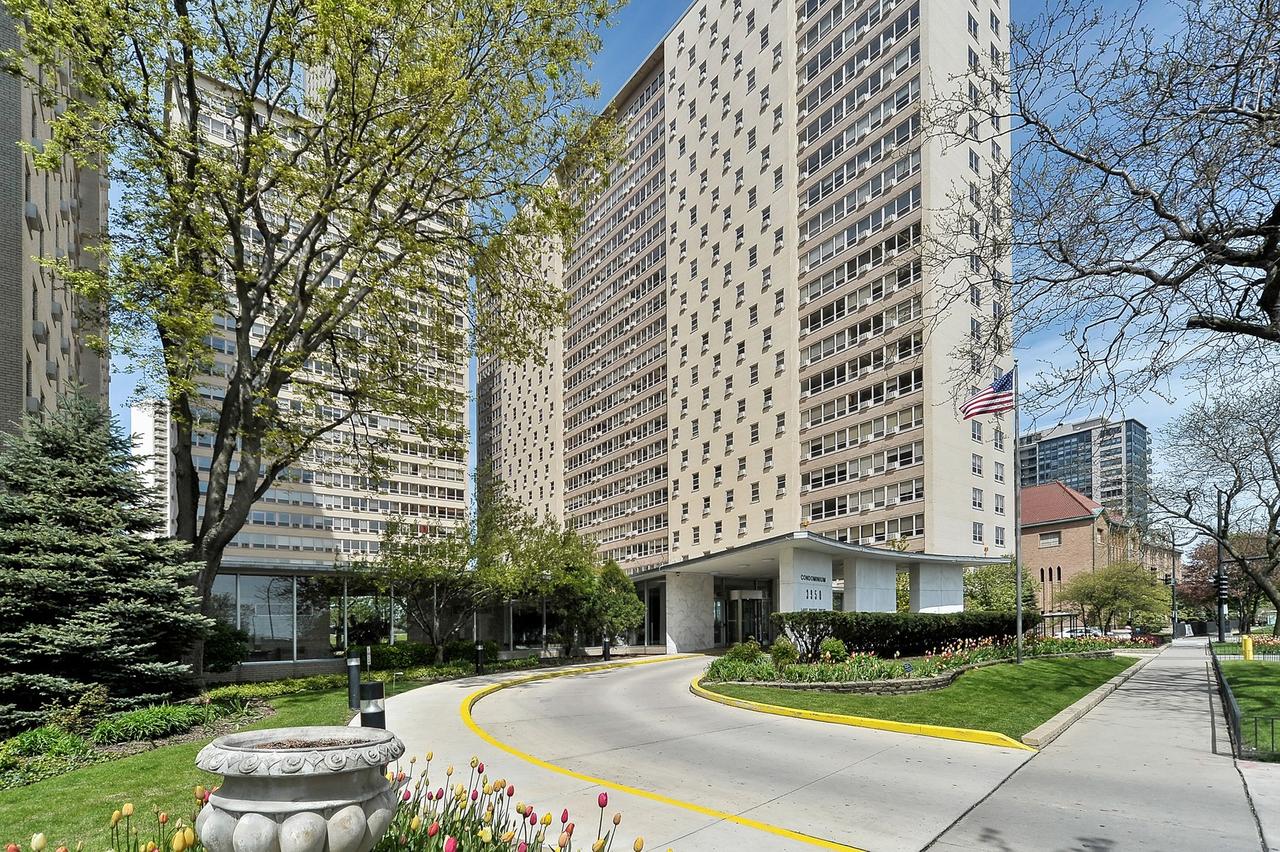 3950 N Lake Shore Dr. #1724D, Chicago, IL 60613
