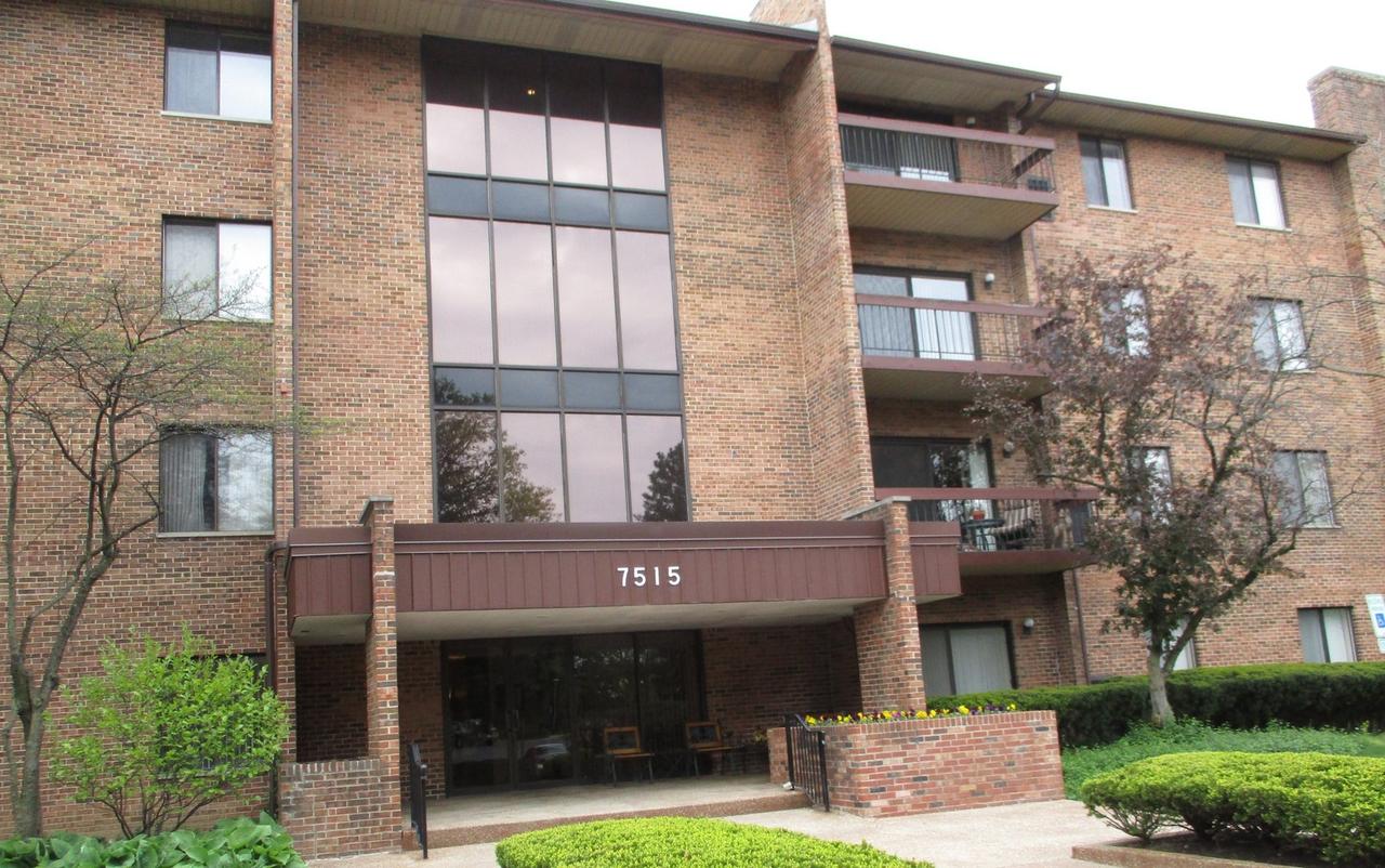 7515 Nantucket Dr. #107, Darien, IL 60561