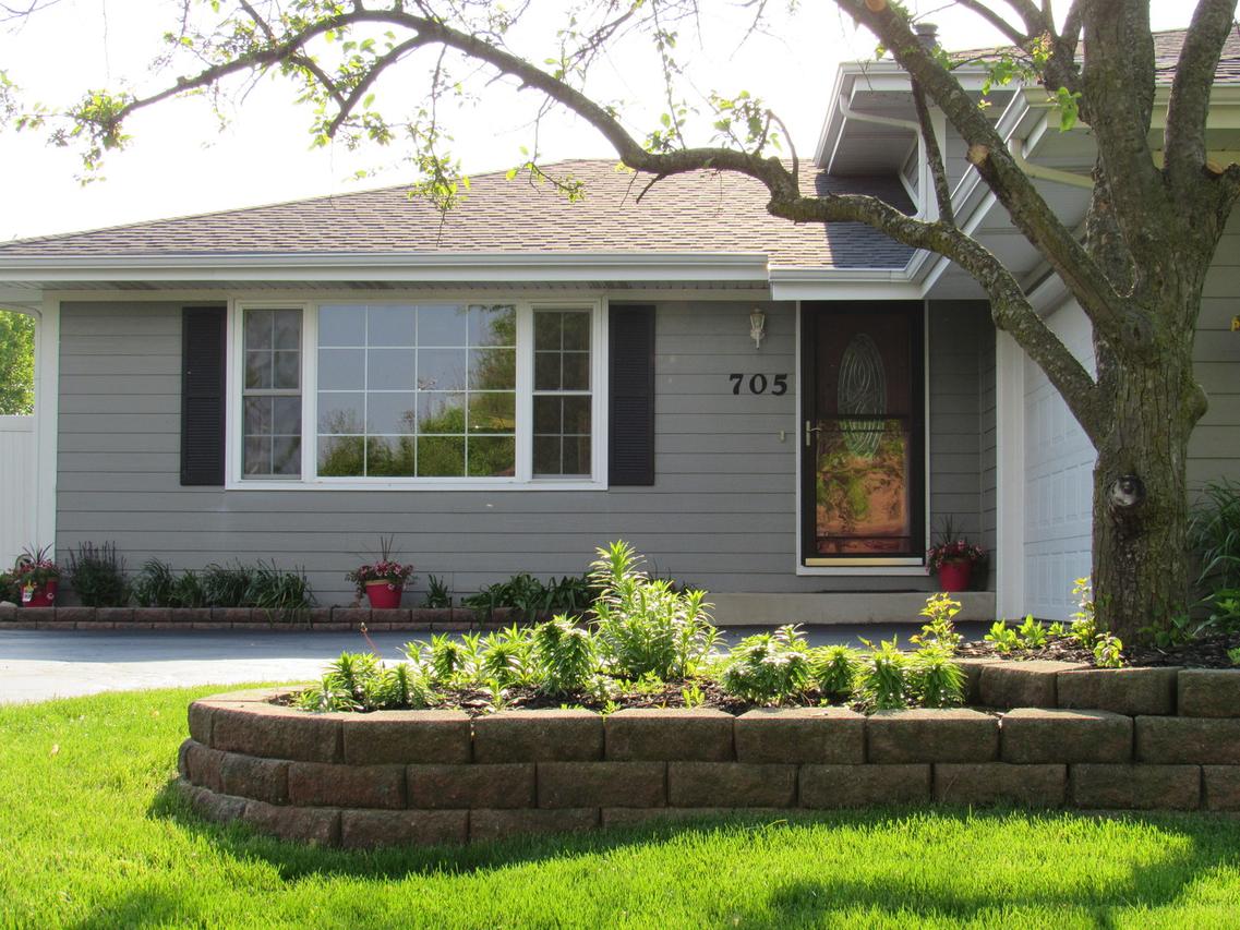 705 Schoolgate Rd., New Lenox, IL 60451