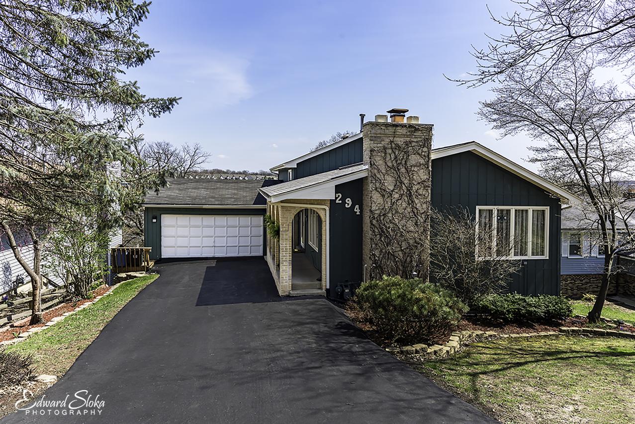 294 Apache Tr., Lake In The Hills, IL 60156