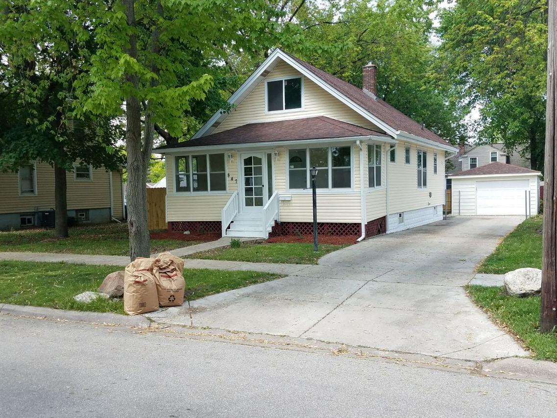 847 Spruce St., Aurora, IL 60506
