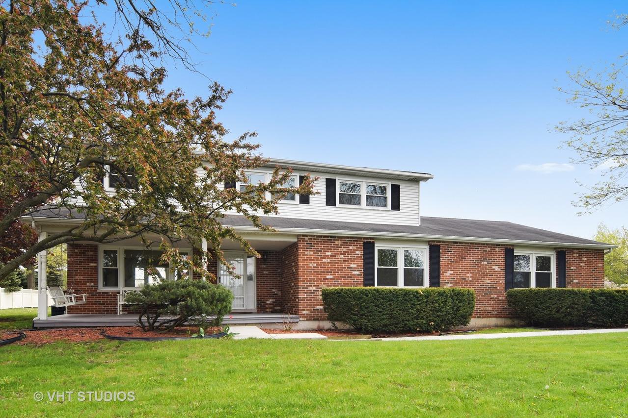 28W311 Judith Ct., West Chicago, IL 60185