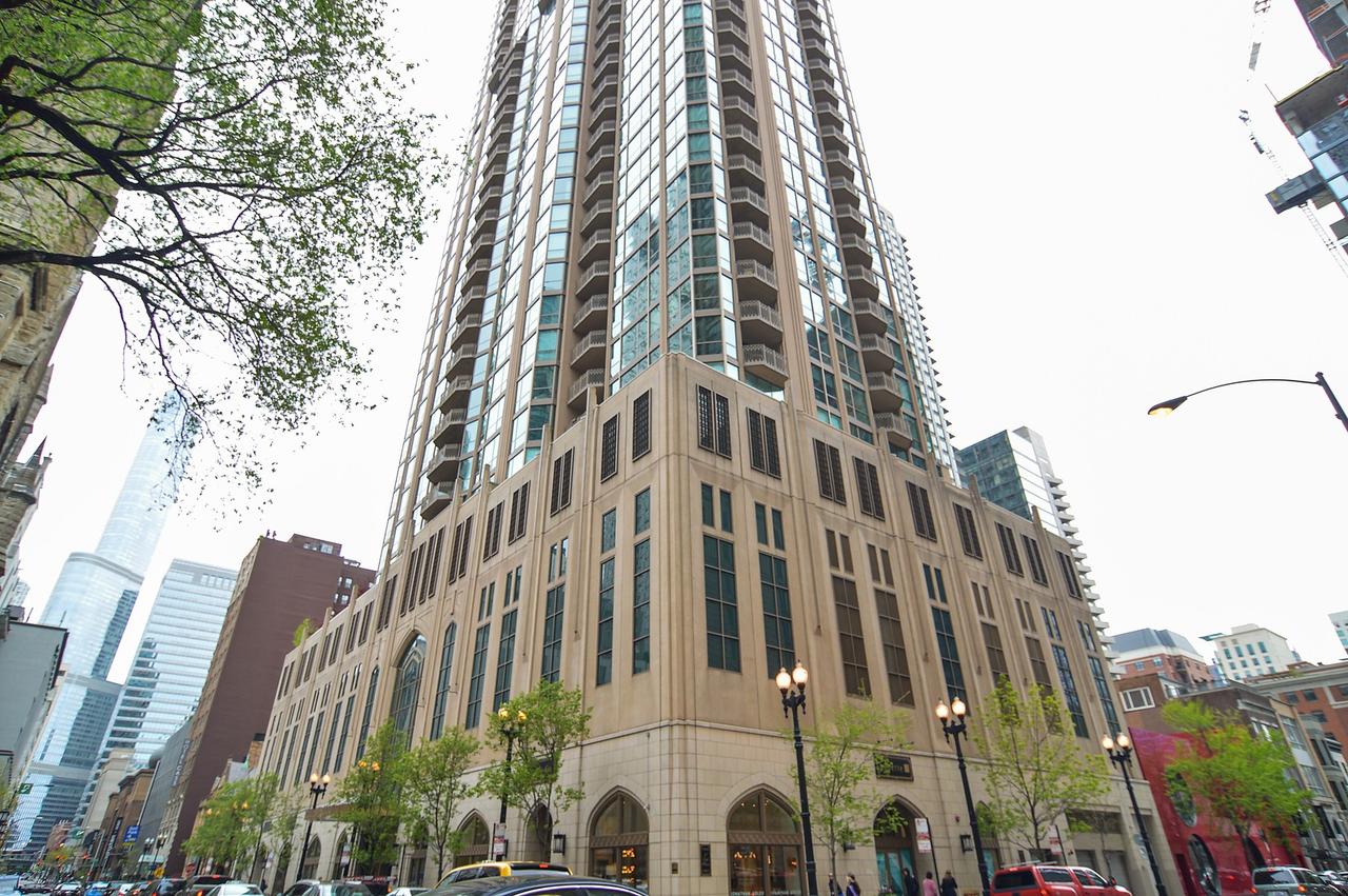 21 E Huron St. #1804, Chicago, IL 60611