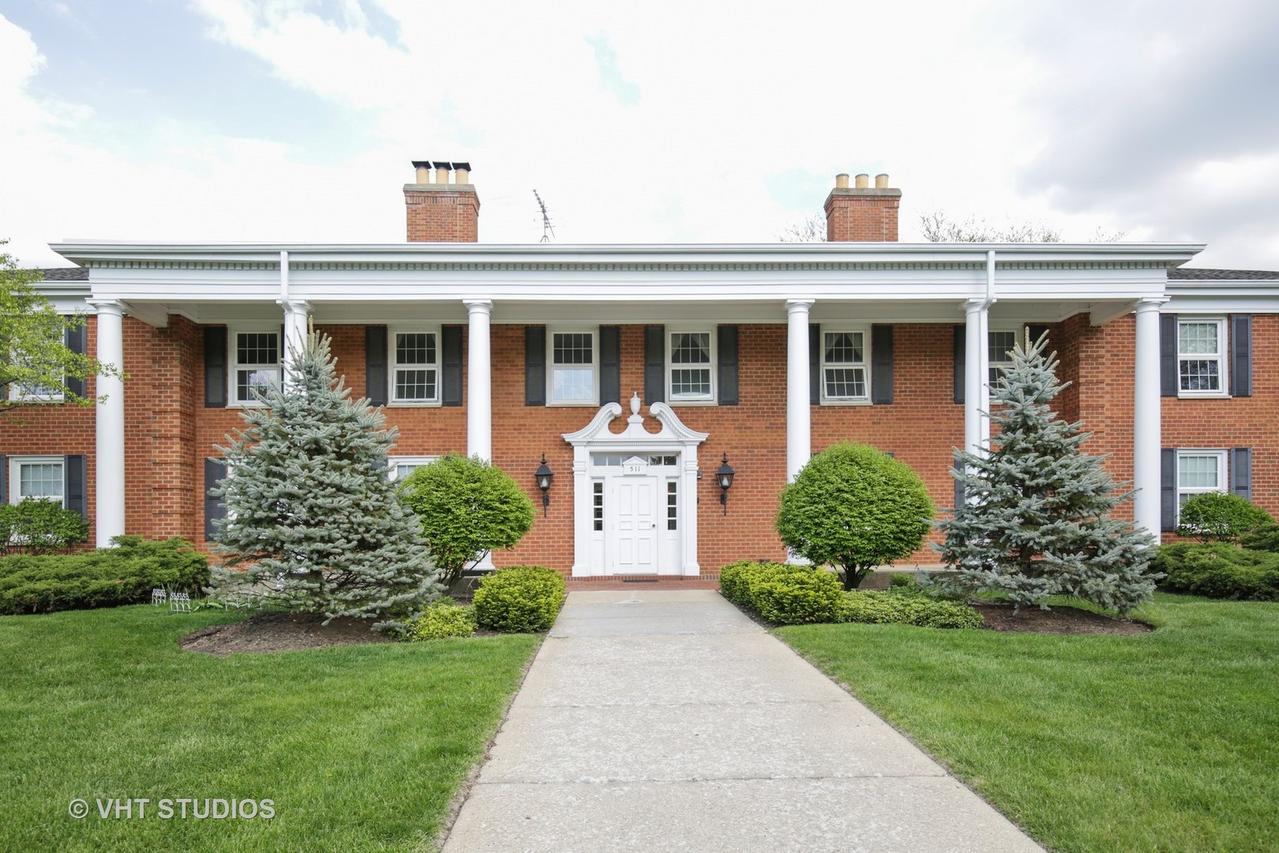511 Coventry Ln. #10, Crystal Lake, IL 60014