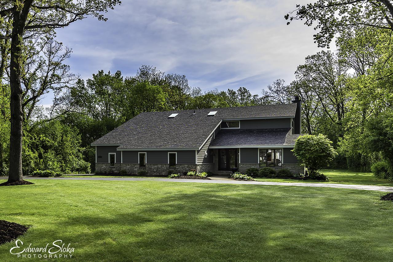 3106 Springbrook Rd., Crystal Lake, IL 60012