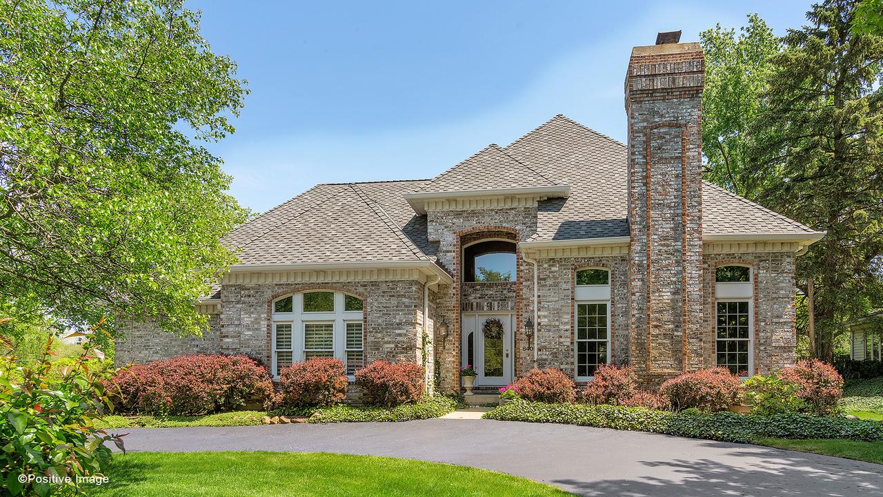 8405 Main St., Downers Grove, IL 60516