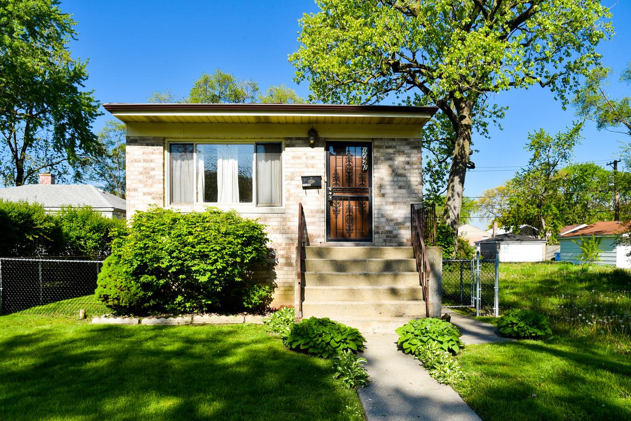 12442 S Wood St., Calumet Park, IL 60827