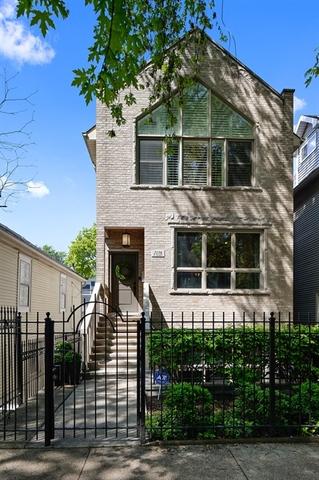2136 W Barry Ave., Chicago, IL 60618