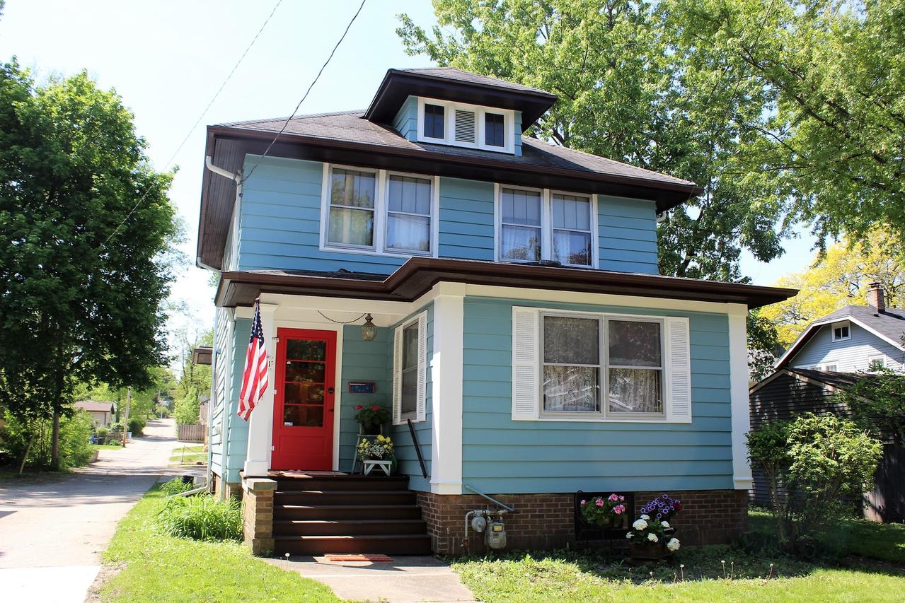 2011 Rural St., Rockford, IL 61107