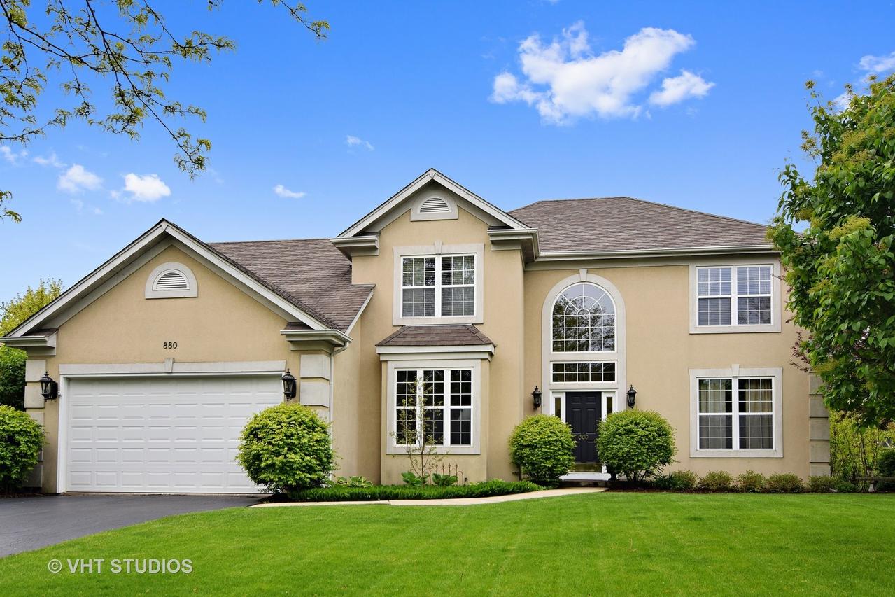 880 Cherry Blossom Ct., West Chicago, IL 60185