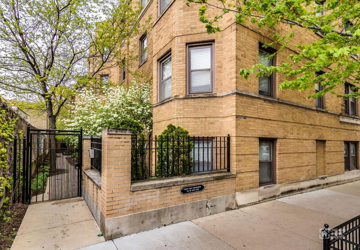 734.5 W Barry Ave. #1N, Chicago, IL 60657