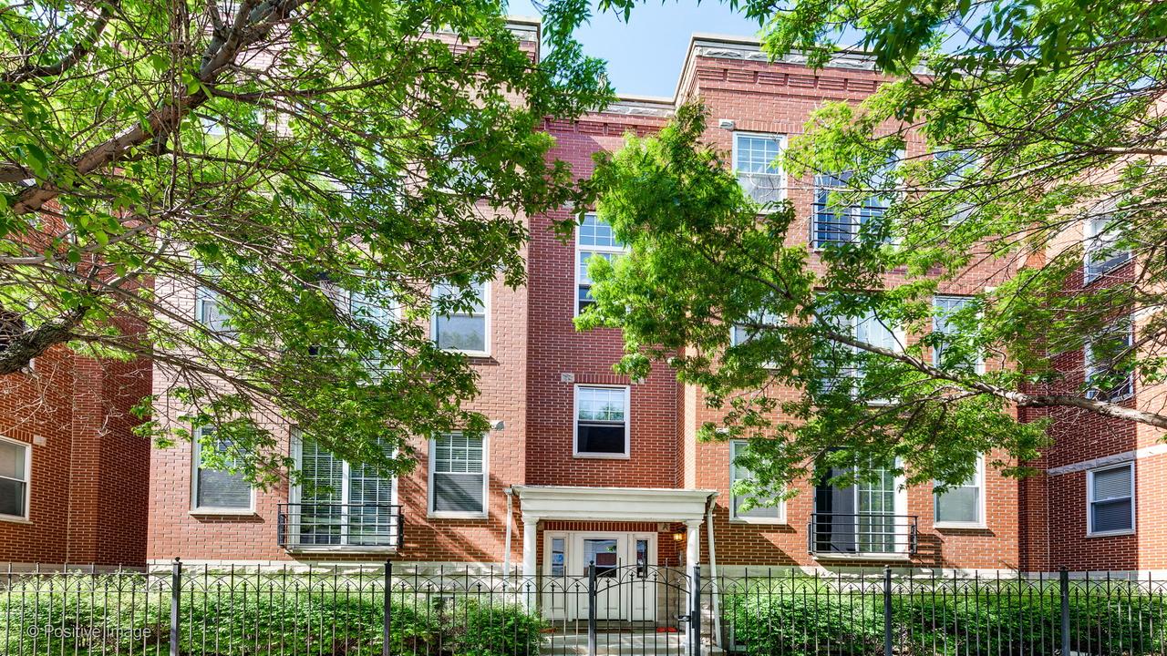 1316 W Belmont Ave. #1E, Chicago, IL 60657