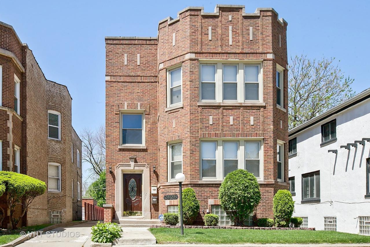 7428 S Prairie Ave., Chicago, IL 60619