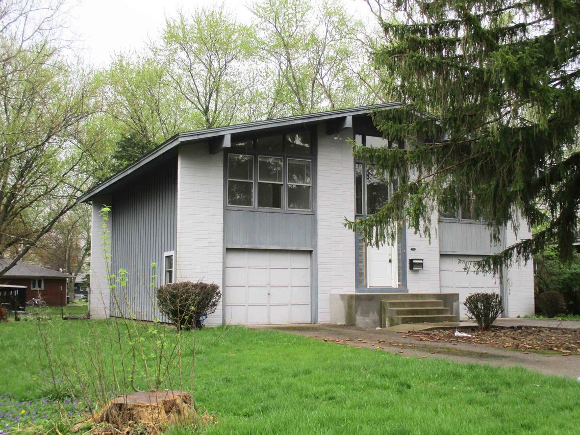 708 N West St., Plano, IL 60545
