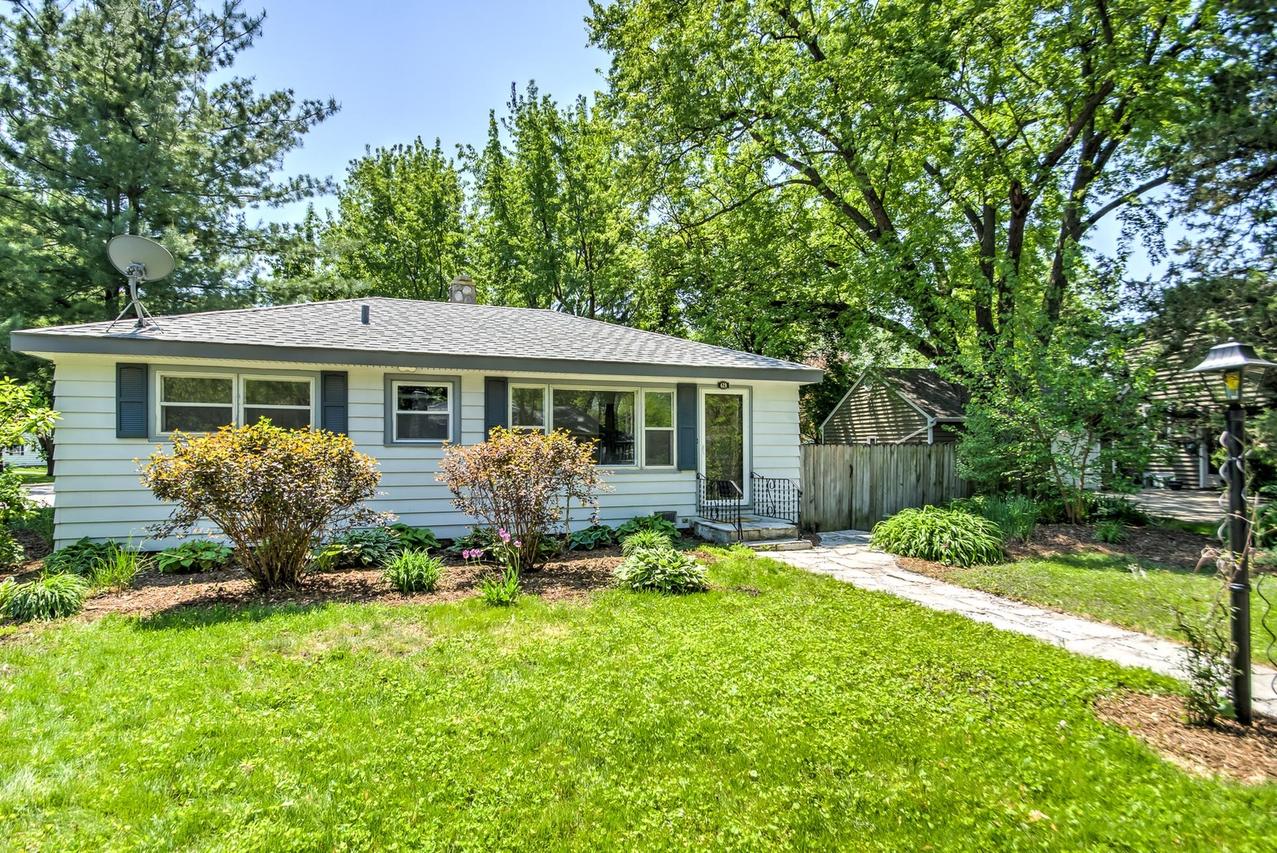 628 Austin Ave., Geneva, IL 60134