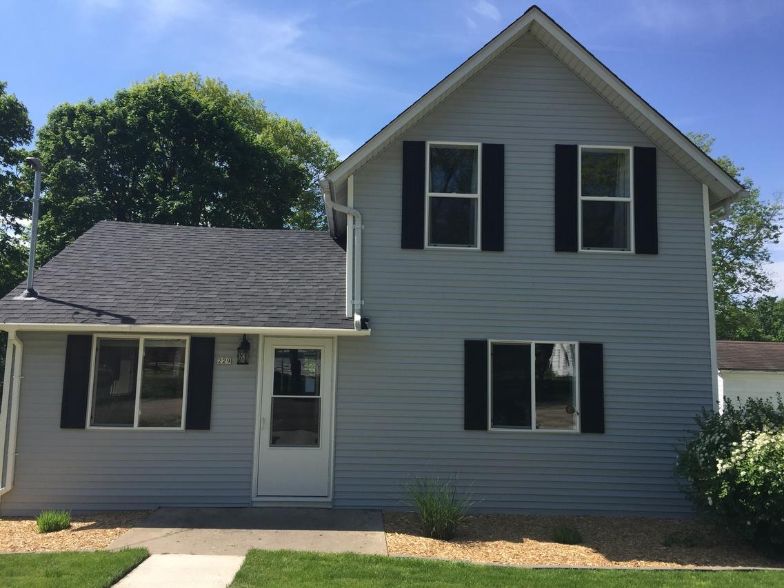 229 W Farnham St., Sheffield, IL 61361