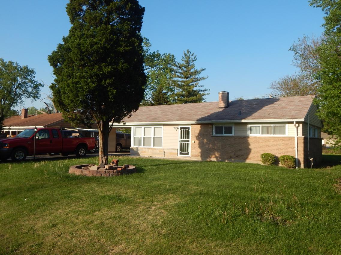 15831 Central Park Ave., Markham, IL 60428