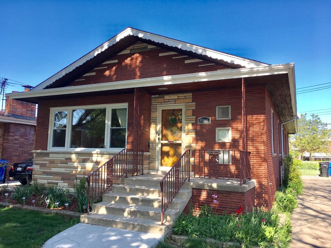 9743 S Oakley Ave., Chicago, IL 60643