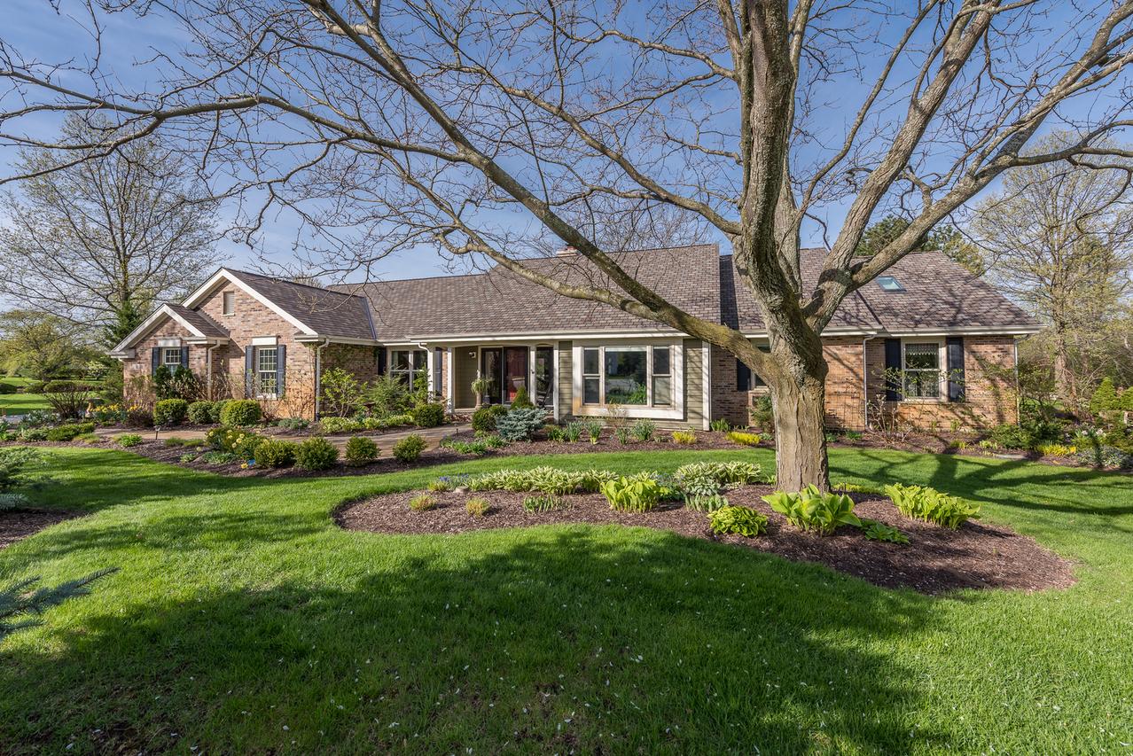 28W381 Picardy Ct., Winfield, IL 60190