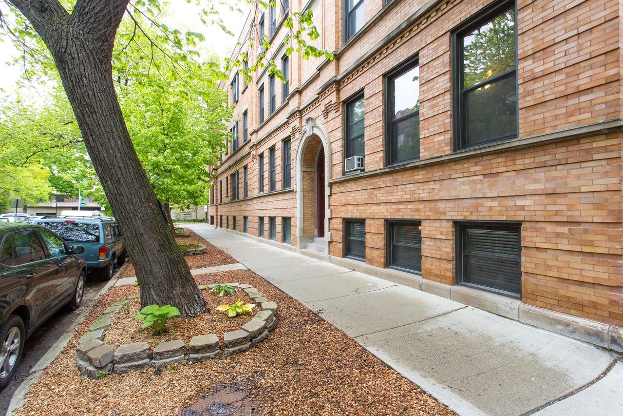 2835 N Cambridge Ave. #1, Chicago, IL 60657