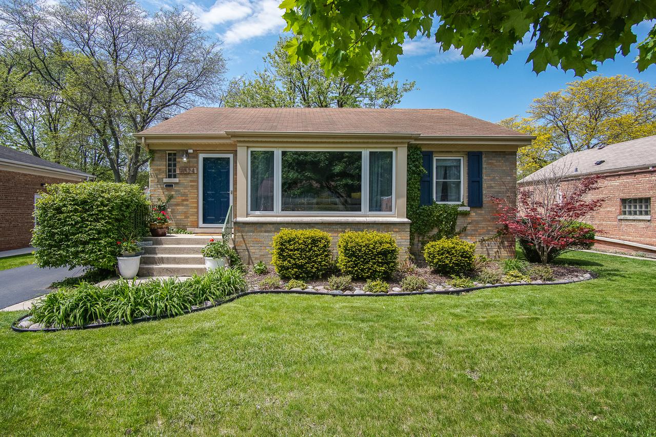 18524 Gottschalk Ave., Homewood, IL 60430